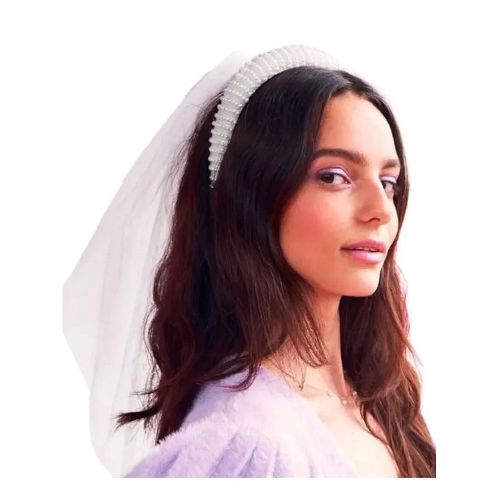Piper K pearl headband with detachable veil. Bridal Bachelorette